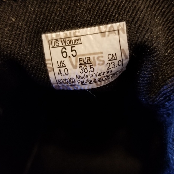 Vans - Picture 3 of 3
